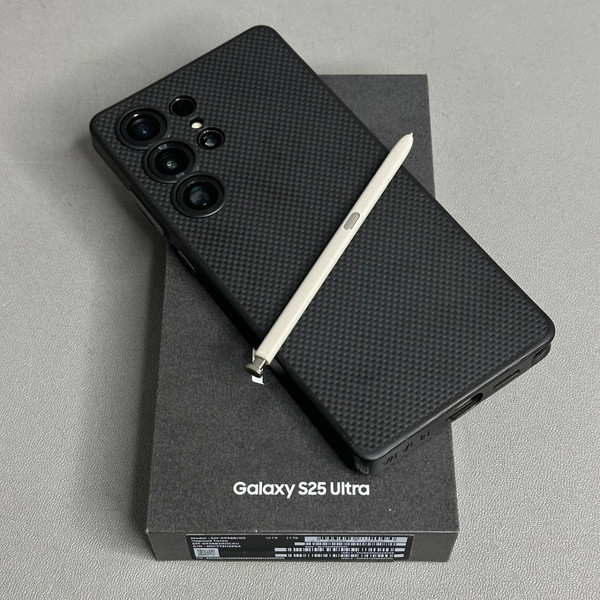 Смартфон Samsung Galaxy S25 Ultra 12/1Tb, SM-S938B/DS, черный титан