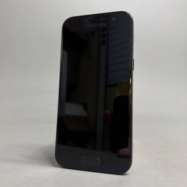 Смартфон Samsung Galaxy A3 (2017) 2/16Gb, SM-A320F, черный