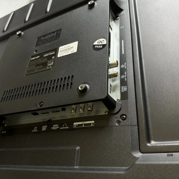 50'' 4K Телевизор DEXP U50F7000E черный