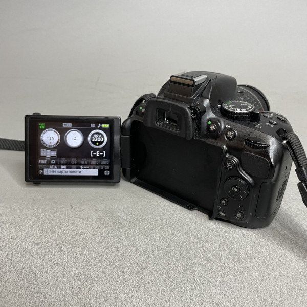 Фотоаппарат Nikon D5200 Kit AF-S DX NIKKOR 18-55mm f/3.5-5.6G VR II, черный
