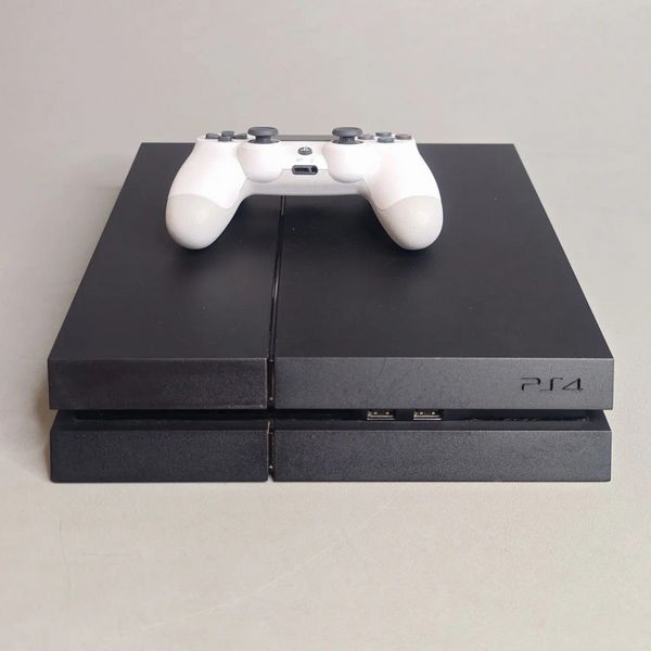 Игровая приставка Sony PlayStation 4 500 ГБ HDD, без игр, черная