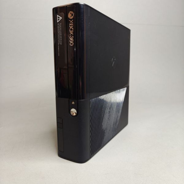 Игровая приставка Microsoft Xbox 360 E 500 ГБ