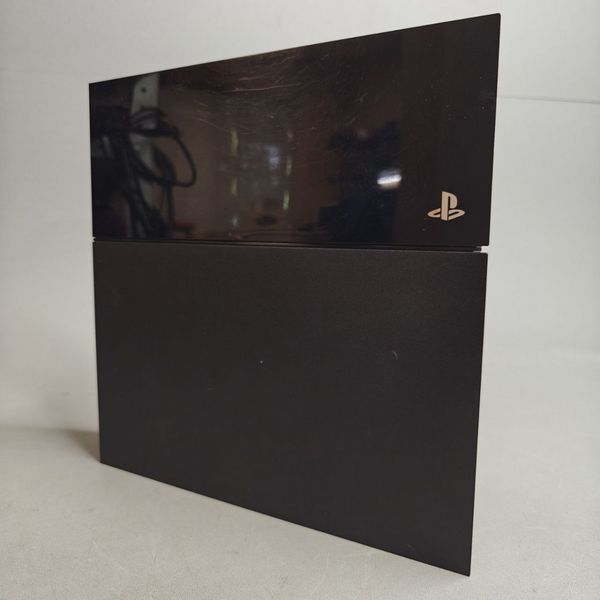 Игровая приставка Sony PlayStation 4 500 ГБ HDD, 2 геймпада, черная