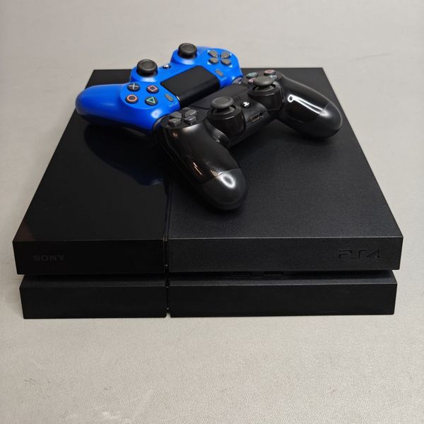 Игровая приставка Sony PlayStation 4 500 ГБ HDD, 2 геймпада, черная