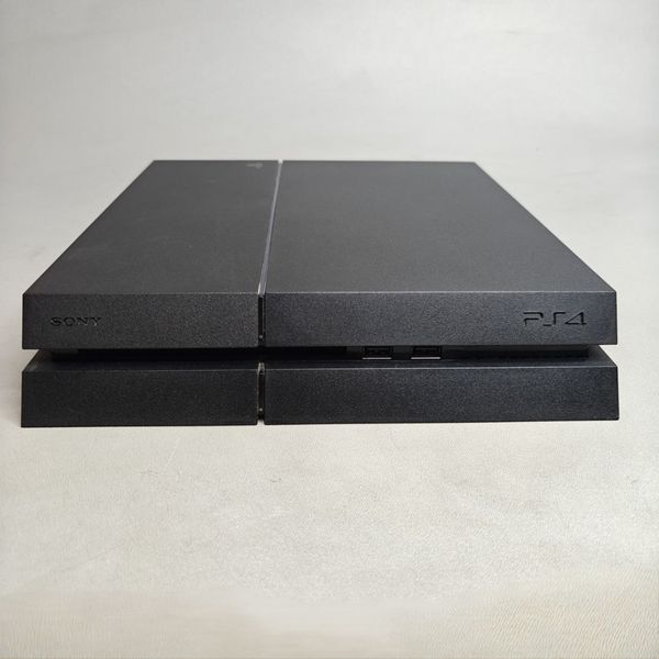 Игровая приставка Sony PlayStation 4 500 ГБ HDD, без игр, 2 геймпада, черная