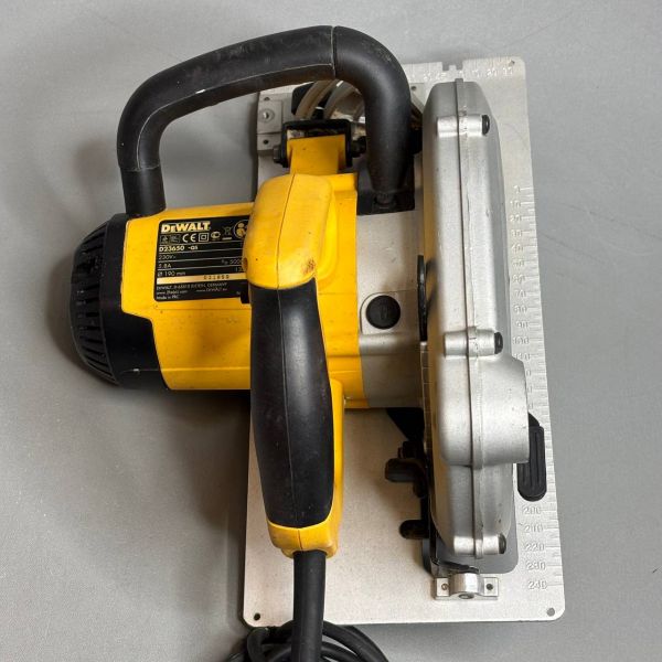 Дисковая пила DeWALT D23650K, 1350 Вт