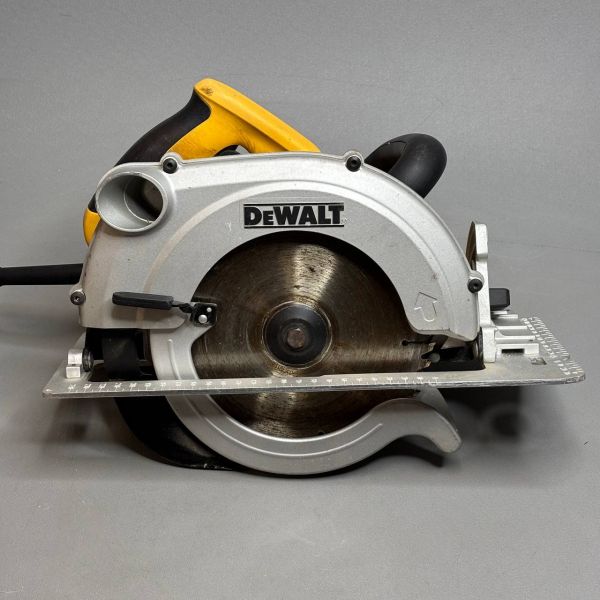 Дисковая пила DeWALT D23650K, 1350 Вт