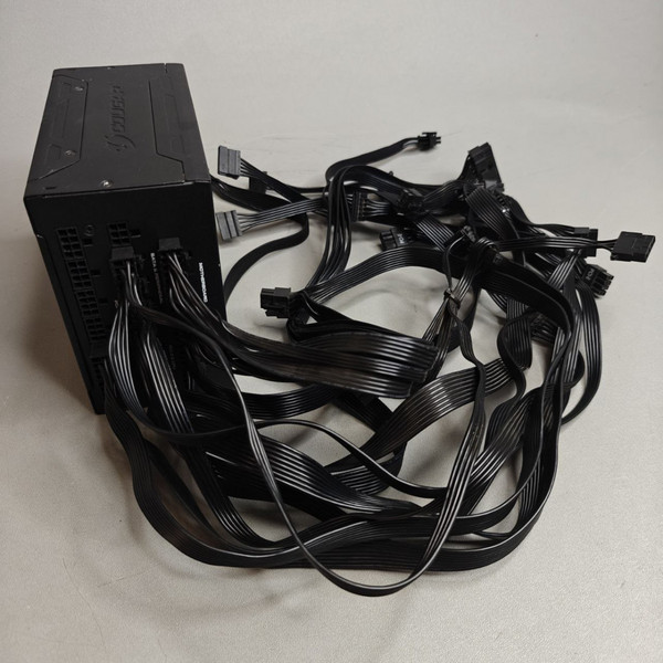 Блок питания Cougar GEX1050 (31GE105003P01) черный