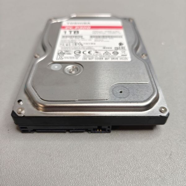 Жесткий диск Toshiba 1 ТБ P300 (HDWD110UZSVA)