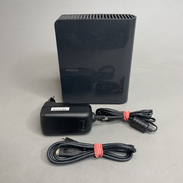 Внешний жёсткий диск 4Tb WD Elements Desktop (WDBWLG0040HBK)