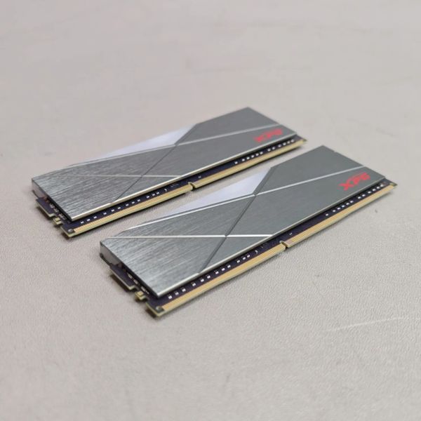 Оперативная память ADATA XPG SPECTRIX D50 RGB (AX4U36008G18I-QCTG50) 16 ГБ