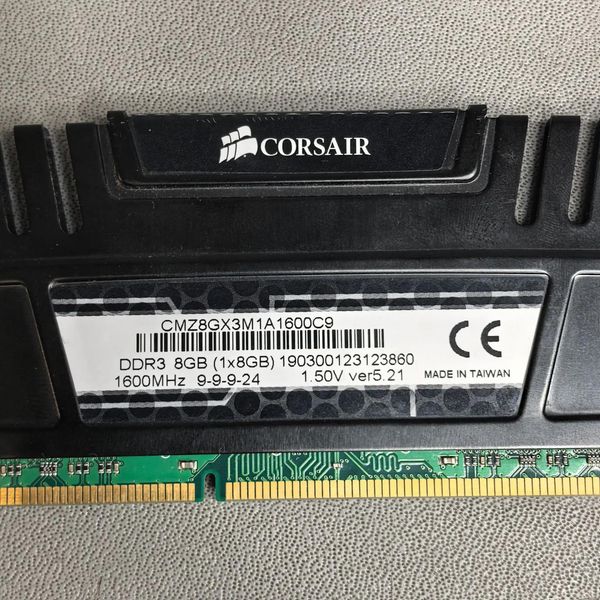 Оперативная память Corsair DDR3 8Gb 1600MHz pc-12800 (CMZ8GX3M1A1600C9)