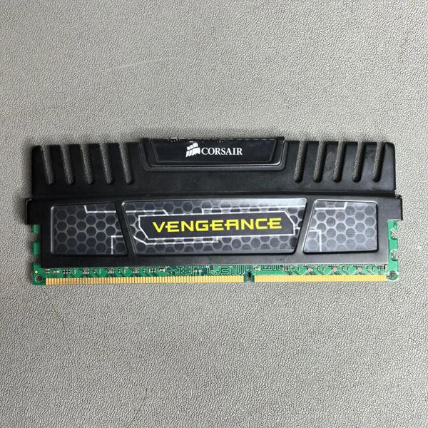 Оперативная память Corsair DDR3 8Gb 1600MHz pc-12800 (CMZ8GX3M1A1600C9)