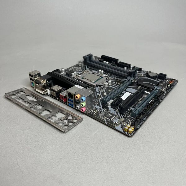 Комплект мат плата Gigabyte b365m-d3h s-1151v2 + Core i3 -8100