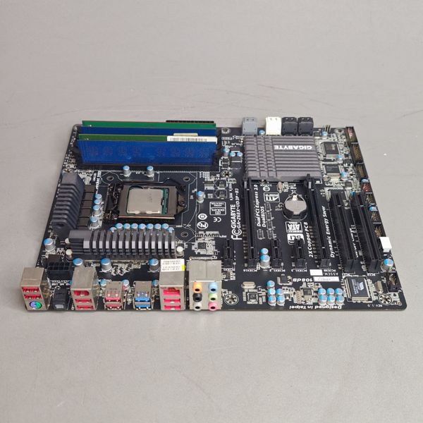 Комплект мат. плата GIGABYTE GA-Z68X-UD3H-B3 + i7-2600 + 8Gb