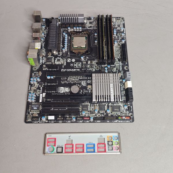Комплект мат. плата GIGABYTE GA-Z68X-UD3H-B3 + i7-2600 + 8Gb