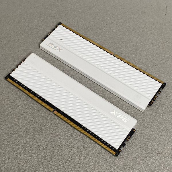 Оперативная память ADATA XPG GAMMIX D45 [AX4U36008G18I-DCWHD45] 16 ГБ