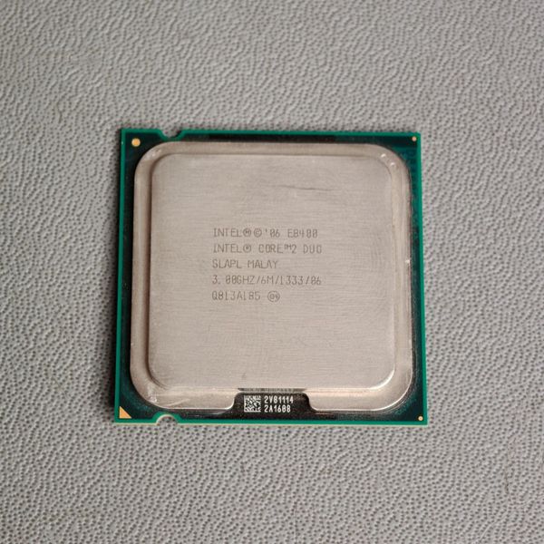 Процессор Intel Core 2 Duo E8400 (3,0 ГГц, LGA 775, 6 Мб, 2 ядра)