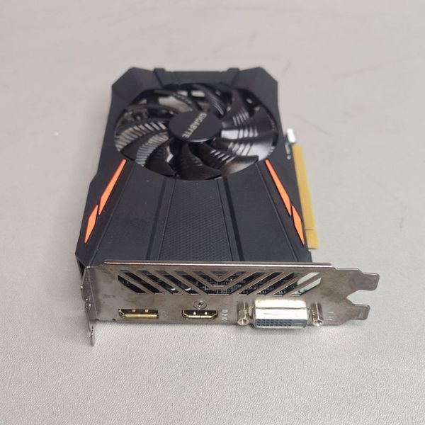 Видеокарта GIGABYTE Radeon RX 550 2G, GV-RX550D5-2GD
