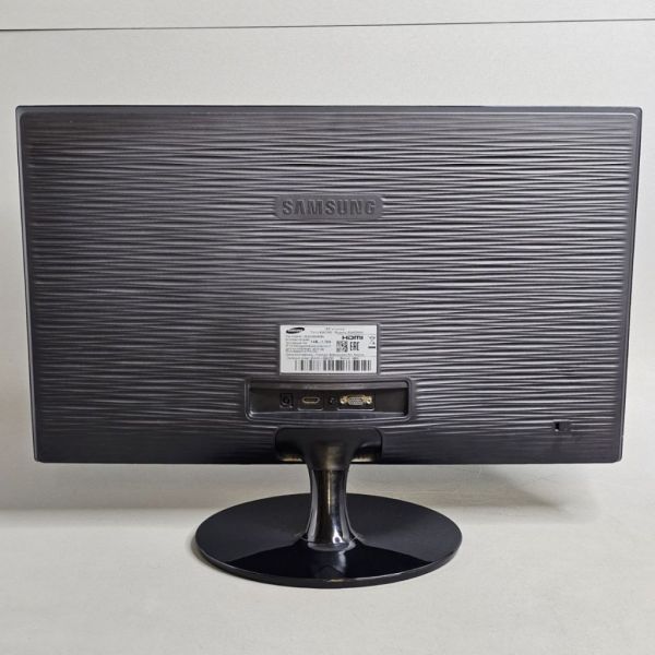 24'' Монитор Samsung S24D300H, 1920x1080, 60 Гц, TN, черный