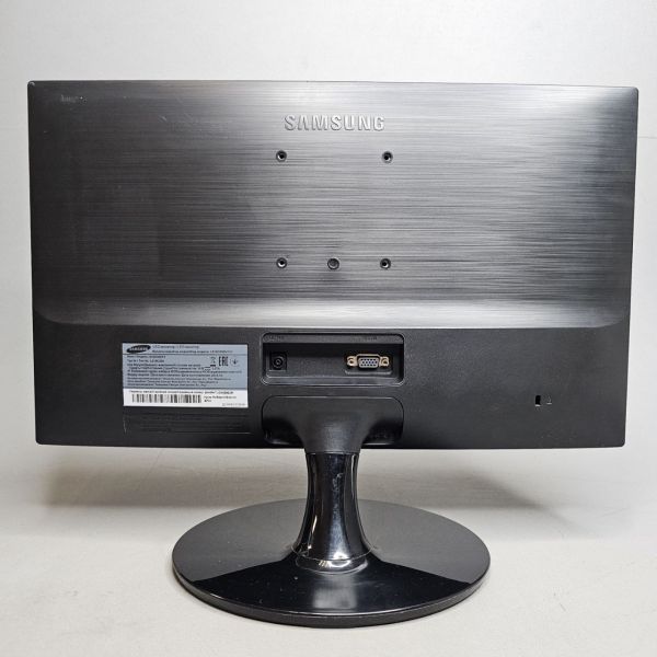 18.5'' Монитор Samsung S19D300NY чёрный