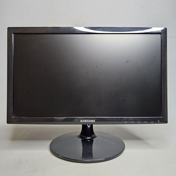 18.5'' Монитор Samsung S19D300NY чёрный