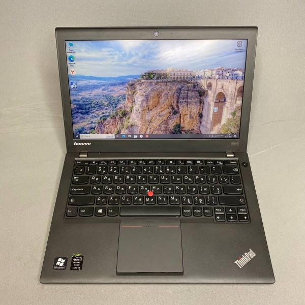 12.5'' Ноутбук Lenovo ThinkPad X240 черный