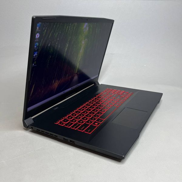 17.3'' 144 Гц Ноутбук MSI Katana GF76 11UD-695XRU черный