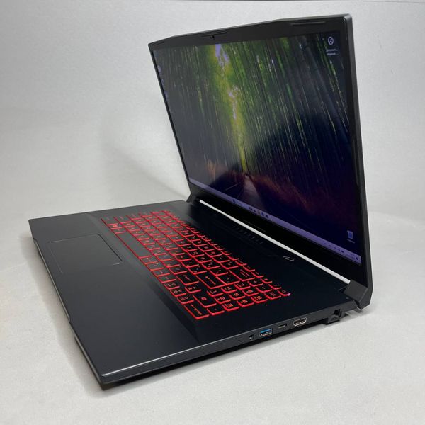 17.3'' 144 Гц Ноутбук MSI Katana GF76 11UD-695XRU черный