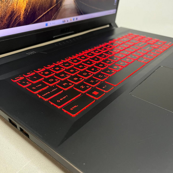 17.3'' 144 Гц Ноутбук MSI Katana GF76 11UD-695XRU черный