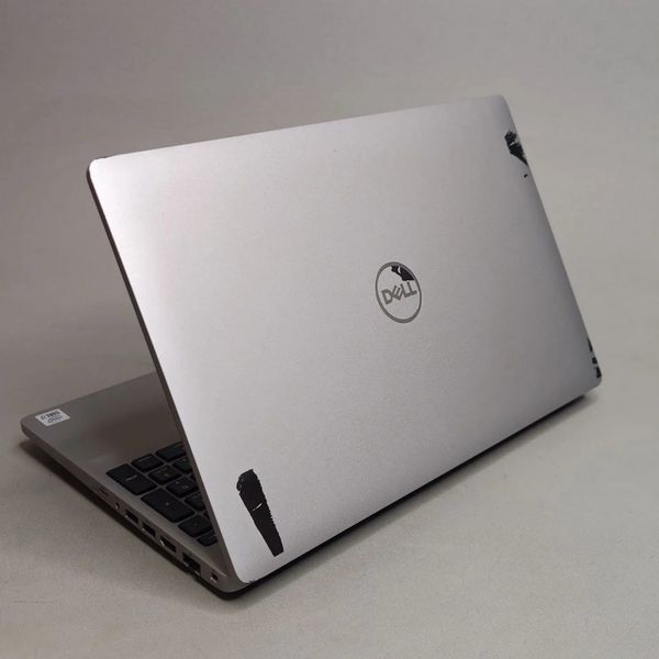 15.6'' FHD Ноутбук Dell Latitude 5511 серебристый