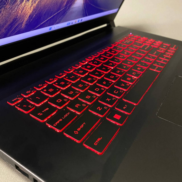 17.3'' 144 Гц Ноутбук MSI Katana GF76 11UD-695XRU черный