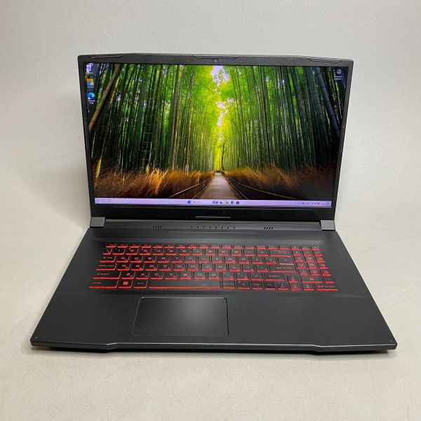 17.3'' 144 Гц Ноутбук MSI Katana GF76 11UD-695XRU черный