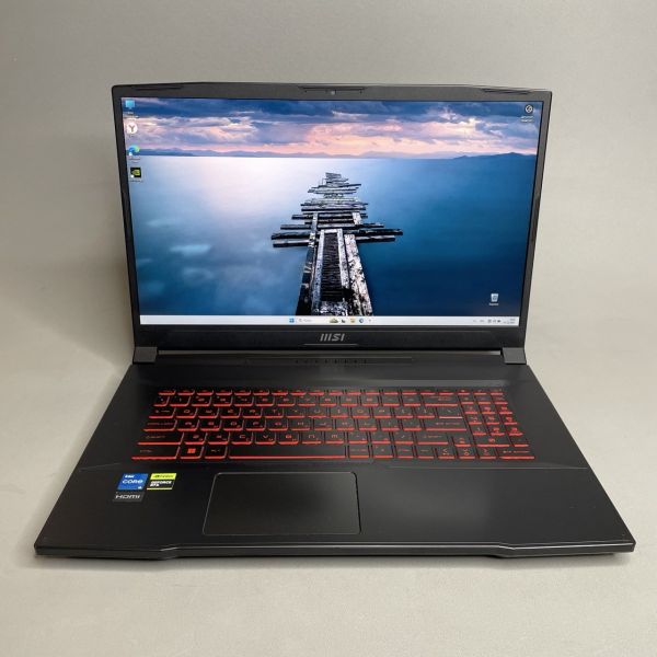17.3'' 144 Гц Ноутбук MSI Katana GF76 12UC-422XRU черный