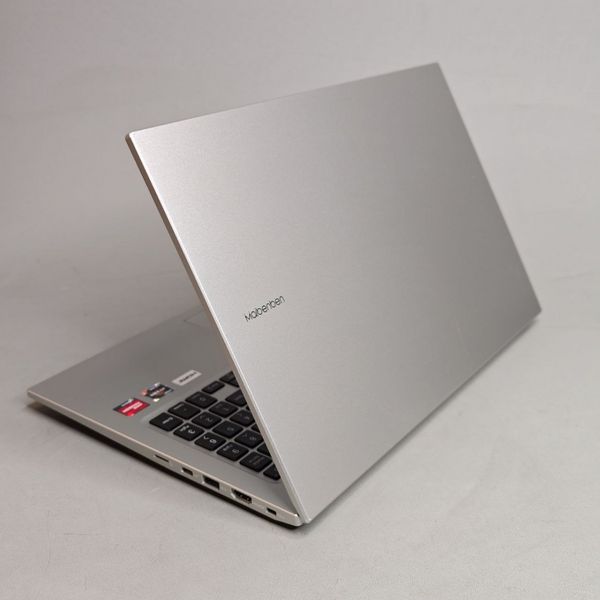 15.6'' Ноутбук MAIBENBEN M557 серебристый
