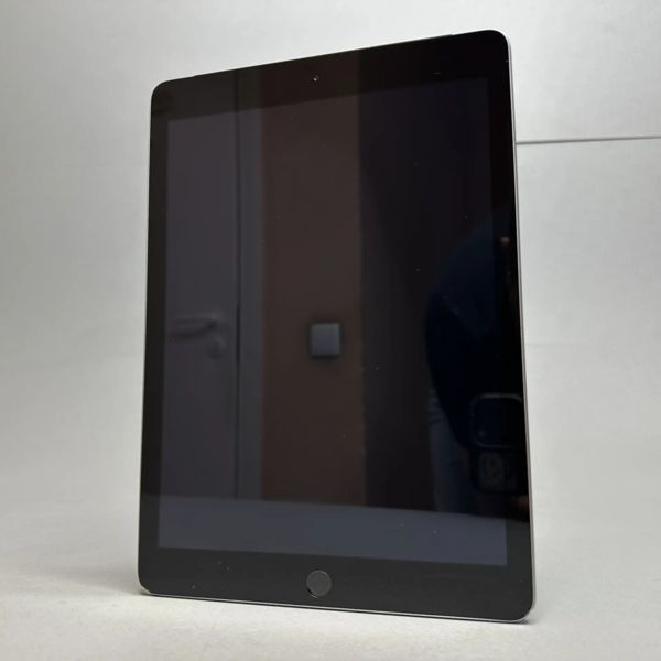 9.7'' Планшет Apple iPad 5 2017 32Gb Wi-Fi + Cellular A1823, серый