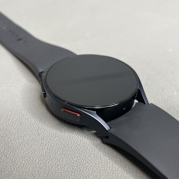 Умные часы Samsung Galaxy Watch 6  SM-R930, 40MM (SM-R930NZKAMEA), Graphite