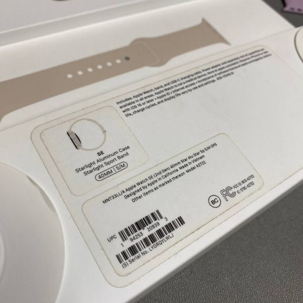 Умные часы Apple Watch Series SE Gen 2 40 мм Aluminium Case GPS, starlight Sport Band S/M