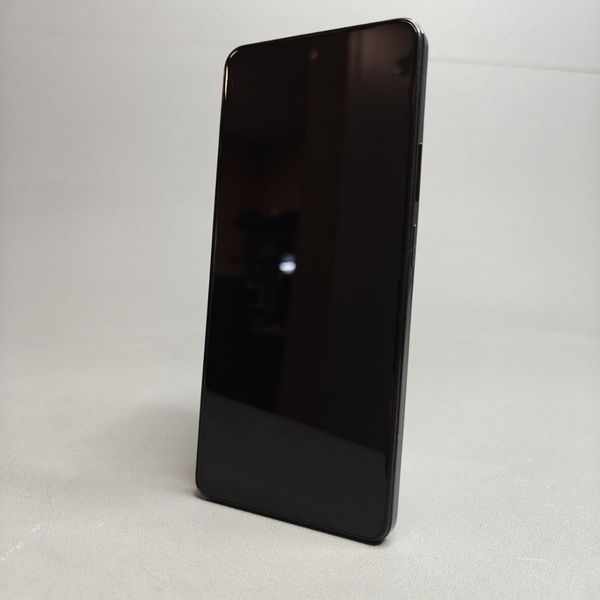 Смартфон Tecno SPARK 20 Pro 8/256GB Moonlit Black
