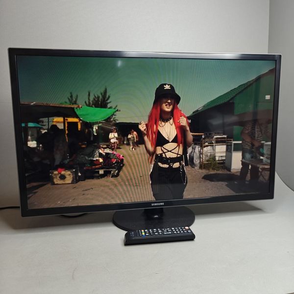 32'' Телевизор LED Samsung UE32F4000AWX черный