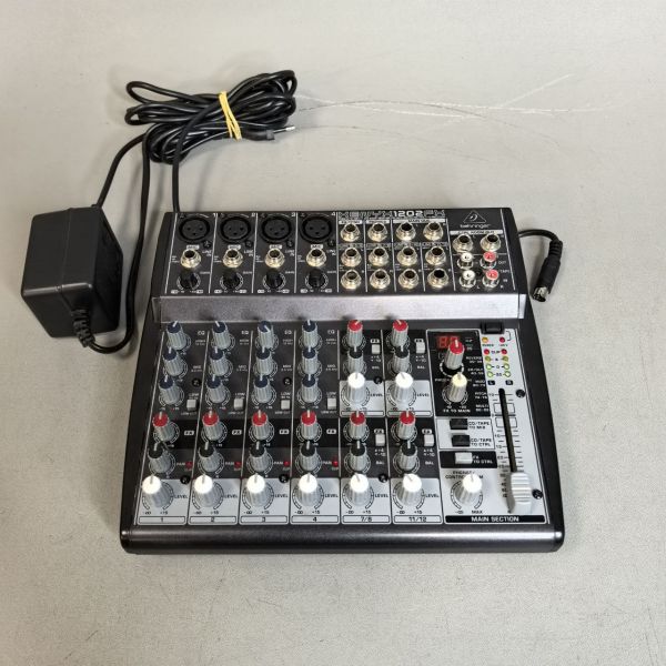 Микшерный пульт аналоговый Behringer Xenyx 1202FX 