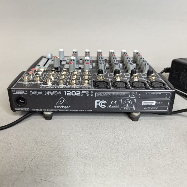 Микшерный пульт аналоговый Behringer Xenyx 1202FX 