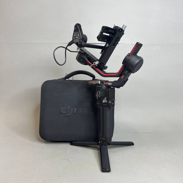 Стабилизатор DJI RS 3 PRO Combo