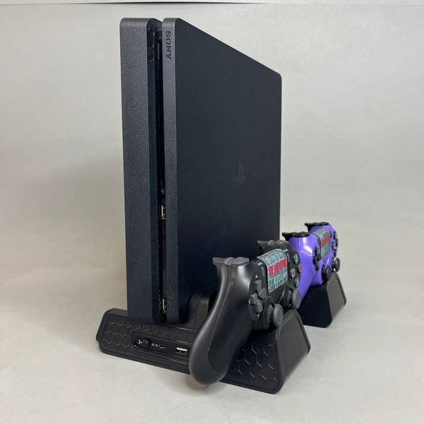 Игровая приставка Sony PlayStation 4 Slim 500 ГБ HDD, без игр, два геймпада, черная
