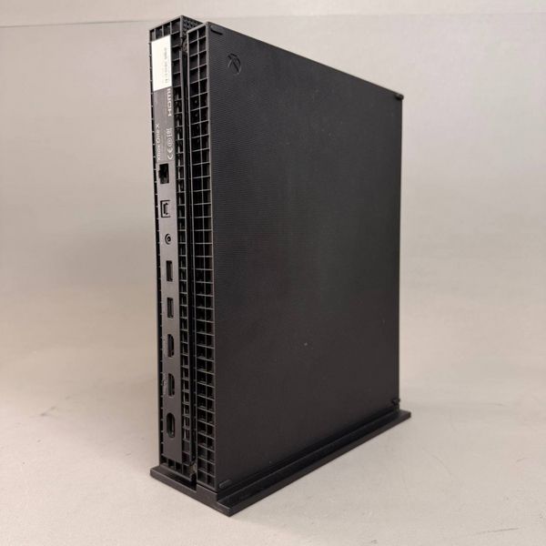Игровая консоль Microsoft Xbox One X 1TB черная