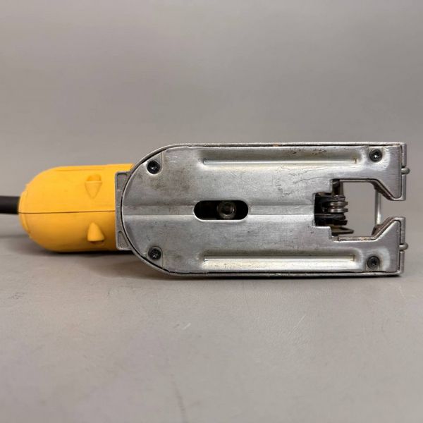Лобзик электрический DeWALT DW331K-QS