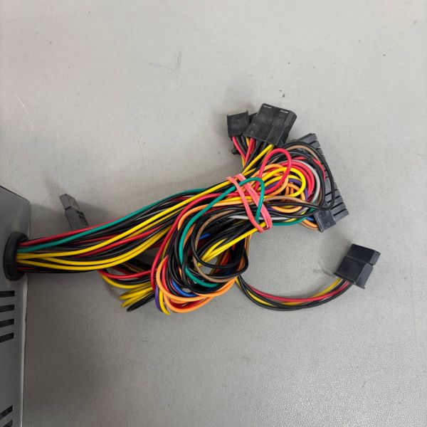Блок питания DEXP 250W ATX 24+4/2SATA/80fan DTS-250