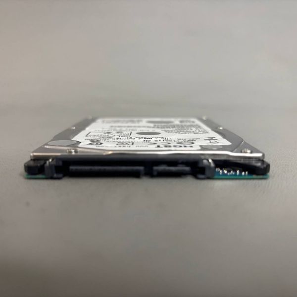 Жесткий диск Hitachi HTE725032A7E630 320Gb 7200 SATAIII 2,5