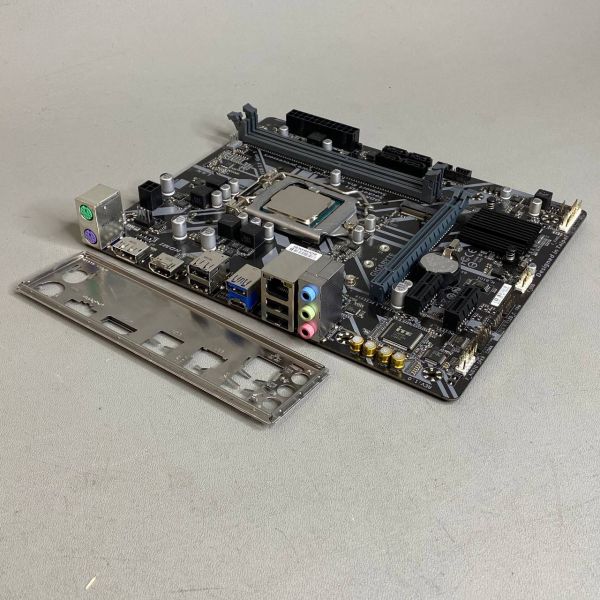 Комплект мат плата Gigabyte H310M A s-1151v2 + Core i3 -8100