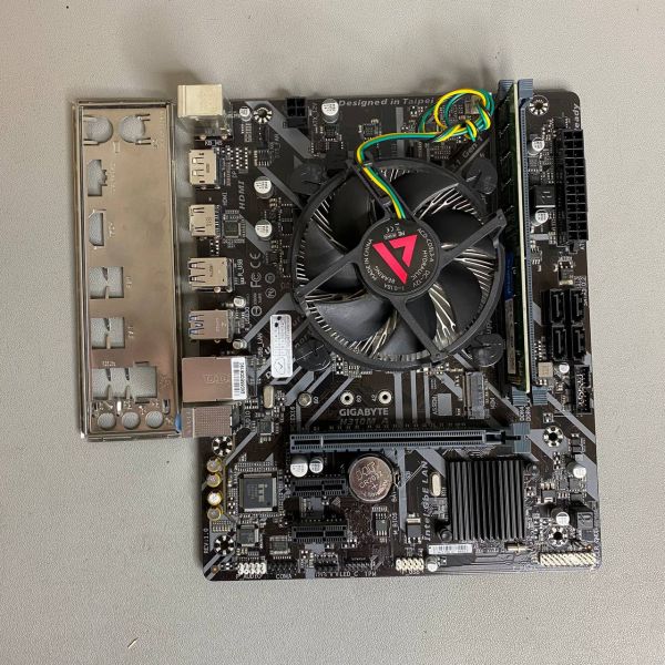 Комплект мат плата Gigabyte H310M A s-1151v2 + Core i3 -8100 + 4Gb+ кулер
